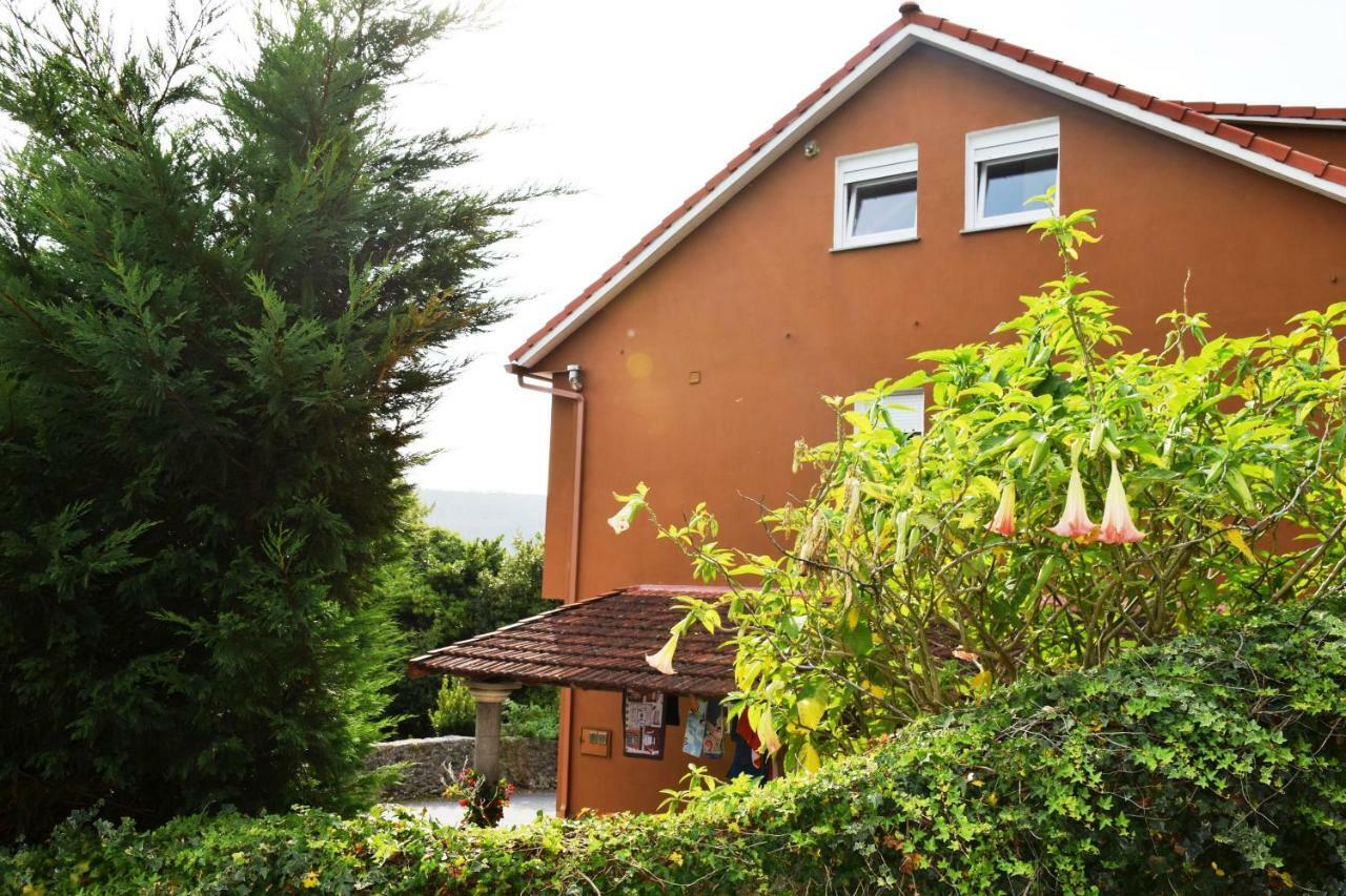 O Mencer Do Camino Apartamento Cee Exterior foto
